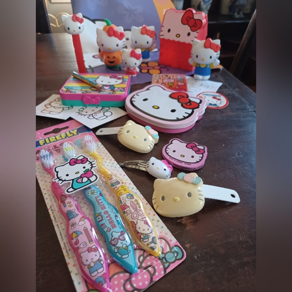 Vintage Y2K Hello Kitty cat Sanrio kawaii colorful accessories toy collection